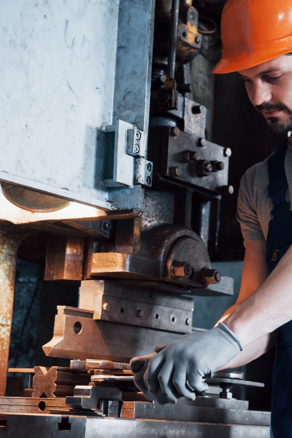 لیزینگ تجهیزات و ماشین‌آلات صنعتی